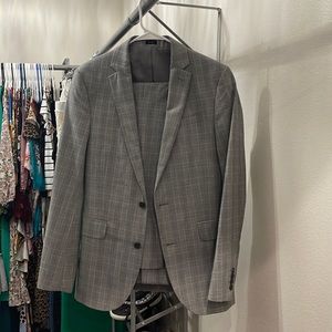 J. Ferrar Slim Fit 2 piece men’s dress suit